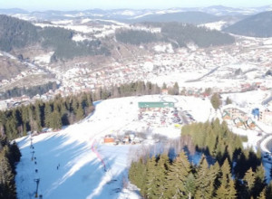 Srpski biser u februaru konačno zasijao punim sjajem: Planina Zlatar puna kao oko, smučari uživaju na dve staze a cena ski-pasa skoro tri puta jeftinja nego na Kopaoniku