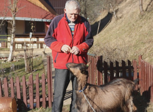 Deda Vide "razbija" na fejsbuku, njega prati na hiljade ljudi i najstariji je influenser u Srbiji: Četiri dana nije jeo kako bi savladao svaku tipku