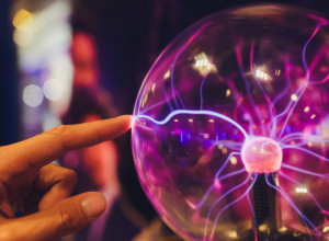 NIKOLA TESLA TUMAČIO JE "OČE NAŠ" NA POTPUNO DRUGAČIJI NAČIN: Otkrio je tajni smisao koji menja svest SVAKOGA OD NAS