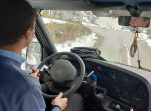 Miodrag vozi đake iz udaljenih ljubovijskih sela u školu, mladi vozač svoj autobus ne bi menjao ni za direktorsku fotelju