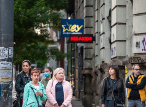 Kinez došao u Beograd da nađe ljubav,  pa objavio čudan oglas: "Nadam se da nećeš biti previsoka, rado ću ti otvoriti prodavnicu"