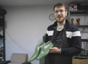 Aleksandar se vratio iz Beograda u Topolu kako bi nastavio porodičnu tradiciju: Ristići počeli u maloj obućarskoj radionici, danas su njihove cipele pravi srpski brend (FOTO)