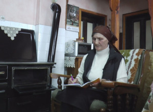 ZA PEVAČE SIPA STIHOVE IZ RUKAVA Baka Milojka bila je ČUDO OD DETETA a pred njenim talentom zanemeo je i učitelj