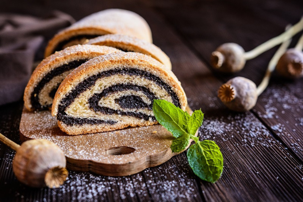 TRADICIJA SA SEVERA SRBIJA Recept za preukusnu štrudlu sa makom koji odmah morate zapisati