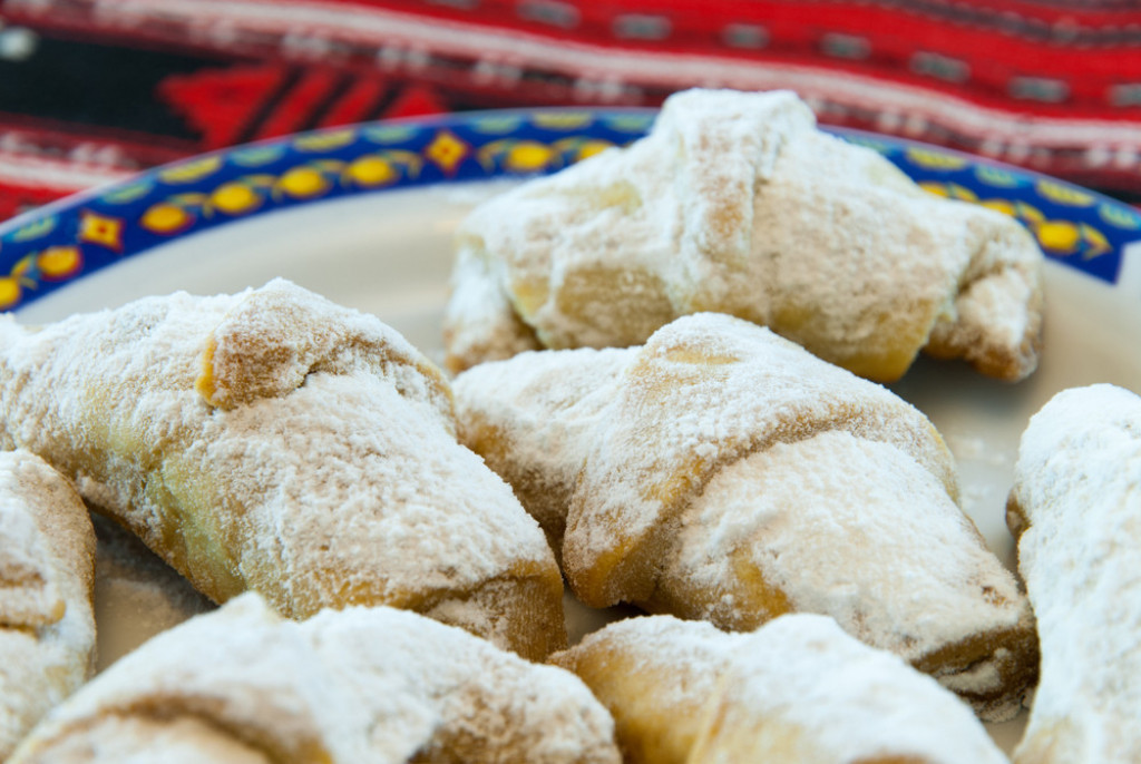 RECEPT KOJI SE PRENOSIO S KOLENA NA KOLENO Nema domaćice u Jugoslaviji koja nije znala za bunar kiflice, a evo kako da ih i vi napravite