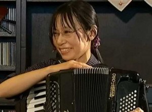 PRVO JE ZAVOLELA HARMONIKU, A ONDA JOJ JE UKRAO SRCE JEDAN BOJAN Neverovatna životna priča Japanke koja je zaljubljena u Srbiju