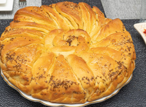 RECEPT ZA NAJBOLJI USKRŠNJI KOLAČ: Vazdušast i mekan, a svi će misliti da ste ga kupili koliko je lep