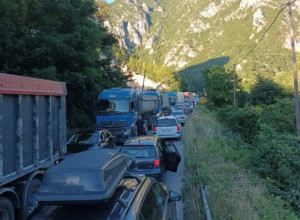 Crnogorci krenuli sa Zlatibora, a Srbi sa mora pa na sredini nastao - haos