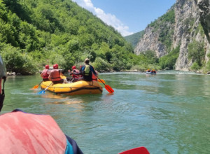 Leto na ovoj prelepoj reci počinje uprkos kiši i oblacima: Avanturisti iz čitavog regiona već su spremili svoje čamce za limsku regatu