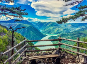 PRAVI IZBOR ZA VRELE LETNJE DANE 5 najlepših vidikovaca u Srbiji (FOTO)