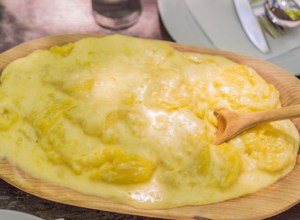 Ovde je kačamak pet puta jeftiniji nego u Crnoj Gori: Nekad bio sirotinjska hrana sada je pravi delikates FOTO