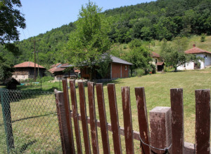 LEPOTE SRBIJE U TREŠNJEVKU U ovom selu živi samo petoro ljudi, ime je dobilo po jednom drvetu, a iza svega se krije neobična priča (VIDEO)