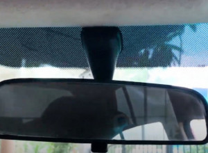 Znate li čemu služe CRNE TAČKICE na šoferšajbni automobila?