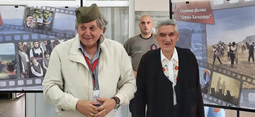 Radoš Bajić najavio da će u Pranjanima prvo biti prikazan njegov film o misiji Halijard, premijera u selu pre nego u svetskim metropolama