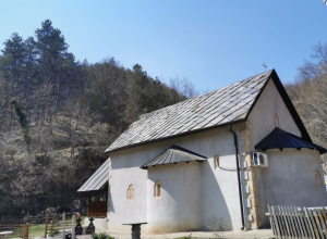 SLEPA DEVOJČICA PROGLEDALA? Manastir Stjenik na planini Jelici, mesto gde su se desila mnoga iscelenja i čuda