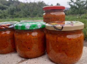 Kako da pravilno sterilišete tegle za zimnicu? Postupak je jednostavan, a važan