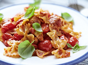 SPREMLJENA ZA 15 MINUTA Posna testenina sa tunjevinom i paradajzom!