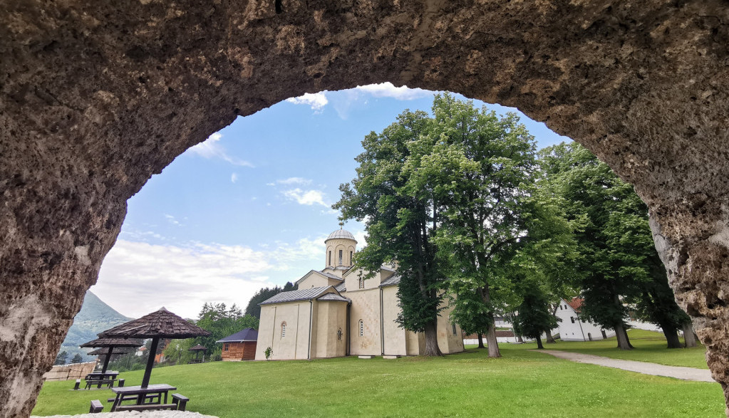 PRIBOJSKA BANJA Prelepa priroda i voda temperature oko 37°C leče DUŠU I TELO!