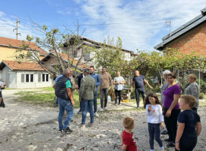 Đurađ iz Čačka ima 89 godina, ali to ga nije sprečilo da se aktivira i pomogne u rešavanju problema svojih komšija - lično otišao da pita za pomoć