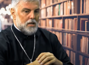 REČI VLADIKE GRIGORIJA UZNEMIRILE VERNIKE: Da li KRSTITI DECU dok su mala ili čekati da porastu i sama odluče? (VIDEO)
