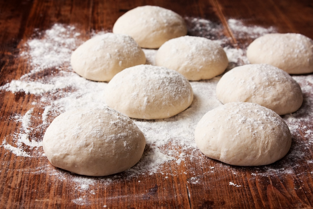 RECEPT ZA UNIVERZALNO TESTO KOJE NARASTA U ROKU OD 15 MINUTA: Idealno za sve vrste pita, pica, kiflica ili kolača