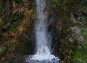 Vodopad visok 20 metara oduzima dah: Zlatiborsko selo Gostilje svojom lepotom oduzima dah, ovu planinu nekada su za svoj odmor birali i kraljevi (FOTO)