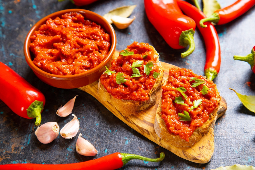 NAJLEPŠI DOMAĆI AJVAR: Provereni recept koji nema konkurenciju