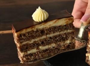 NAJKREMASTIJA ČOKOLADNA TORTA IZ 1885. GODINE: Sastojci iz starih novina - recept je neprevaziđen