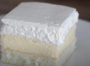 OVAJ KOLAČ SMO SVI JELI U DETINJSTVU, A SAD JE PRED VAMA JOŠ UKUSNIJA VERZIJA: Bele ledene kocke - kremaste i sočne