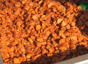 Nekada hrana za sirotinju, a danas delikates koji se kupuje na grame: Paprena cena čvaraka u Srbiji, kilogram košta skoro 2.000 dinara