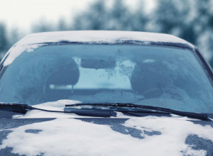 UŠTEDITE VREME I ŽIVCE Evo kako da na najbrži i najbolji način zagrejete auto tokom zime