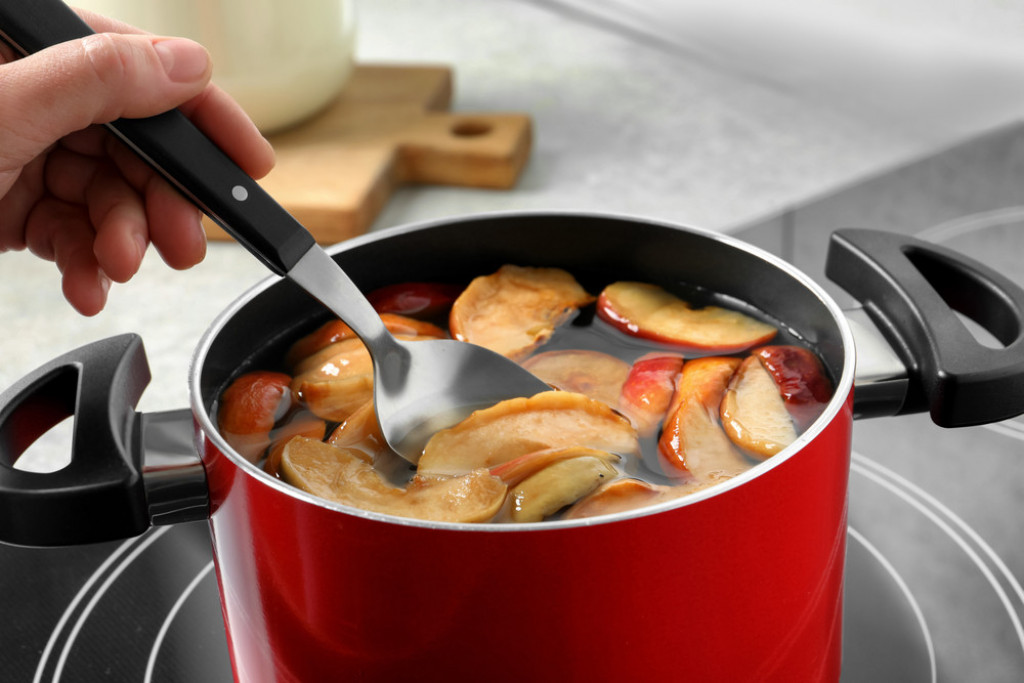 Recept za ZIMNICU OD JABUKA: Retko se pravi, a mnogima je bolja od džema
