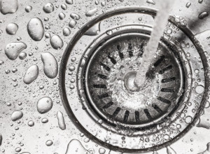 SAVETI ZLATA VREDNI Uz ovu "magičnu" tečnost otpušite sudoperu očas posla