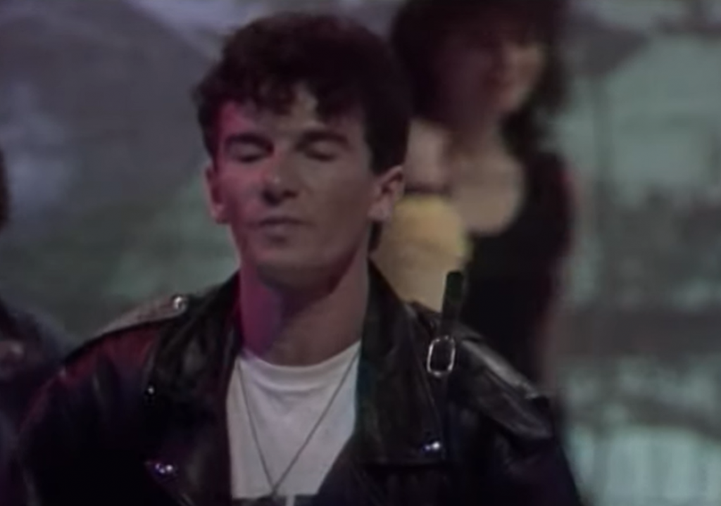 MISTERIJA HITA KOJI JE PEVALA CELA JUGOSLAVIJA Da li ste znali da se i pesmu poznate grupe nalazi tajna o jednoj Srpkinji u koju je frontmen bio ludo zaljubljen?