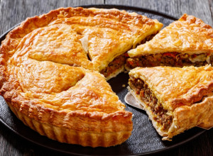 TAJNA VELIKIH MAJSTORA: Kada napravite ovu pitu niko neće primetiti da nije od razvučenih kora (RECEPT/VIDEO)