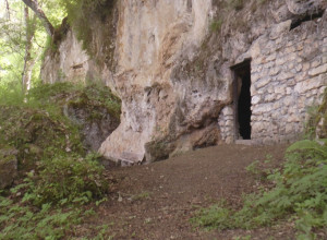 Velika srpska svetinja uklesena u steni u blizini Tutina, a sada je obilazi samo hodža