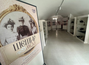 Kad imam dobar šešir sve mi dobro stoji: Jedinstvena izložba u Čačku, nekada se bez njih nije izlazilo iz kuće i predstavljali su statusni simbol a danas ih retko ko nosi