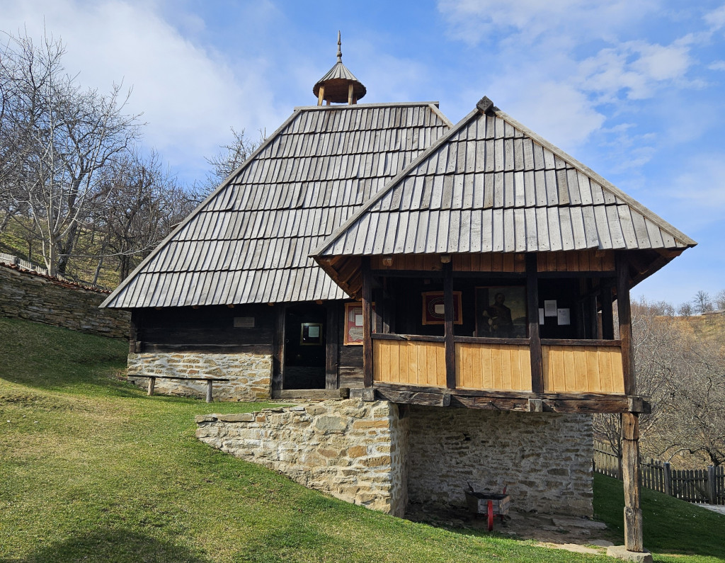 ŠUMADIJSKO SELO, PRVA PRESTONICA SRBIJE! Ovde je Miloš gromkim glasom izrekao čuvenu rečenicu  „Evo mene, a eto vam rata s Turcima”!