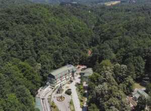 Evo zbog čega je za “Gardijan” srpska banja među deset najboljih: Neki dođu sa dva štapa,a odu bez njih