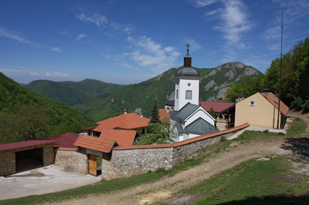 SRPSKA SVETA GORA  Evo šta se čuva u manastiru Sretenje!