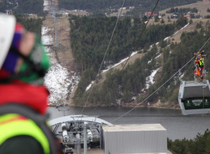Kadrovi od kojih se ledi krv u žilama: Ovako su pripadnici GSS-a uspešno izveli akciju spasavanja životno ugrožene osobe na Orlovoj steni