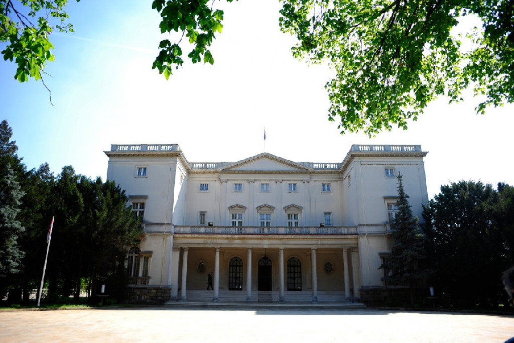 BELI DVOR PAMTI I CRNE DANE Kralj ga sagradio, a Tito uživao u njemu!