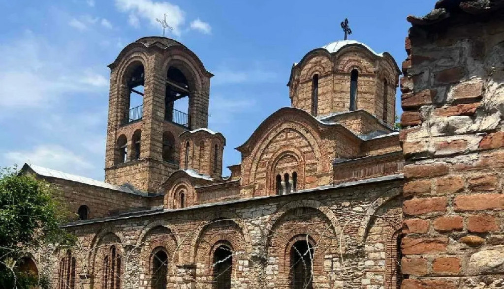 HTELI DA NAM UNIŠTE VEKOVE Bogorodica Ljeviška, ranjena lepotica vršnjakinja Notr Dama, paljena i skrnavljena ali i dalje prelepa! (FOTO)
