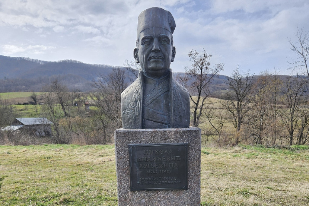 TRAGIČNA SUDBINA LUNJEVICA Deda po ocu Kraljice Drage je bio moćan a nesrećan, zla kob je pratila celu porodicu