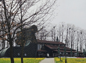 ČUDESNA PRIČA O PRIJATELJSTVU Usred ŠUMADIJE Srbi odali počast VIKINZIMA!