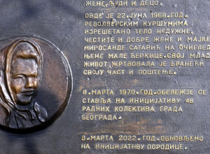 ROSA SATARIĆ Na uglu ulica Simine i Višnjićeve SPOMEN PLOČA podignuta u ime sećanja na hrabru ženu UBIJENU JER JE REKLA NE NASILNIKU!