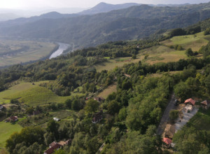 Nestvarno mesto na zapadu Srbije – tu se gnezde beloglavi supovi i pogled puca na kanjon Drine: Posetioci iz čitavog sveta obilaze vidikovac Lokve kod Ljubovije