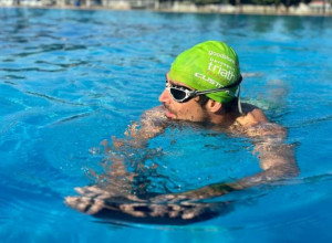 Čovek koji snagom svoje volje ruši sve granice: Lazar iz Čačka vidi samo dva odsto ali sprema se za takmičenje u Engleskoj, svako jutro pliva i to preporučuje svima
