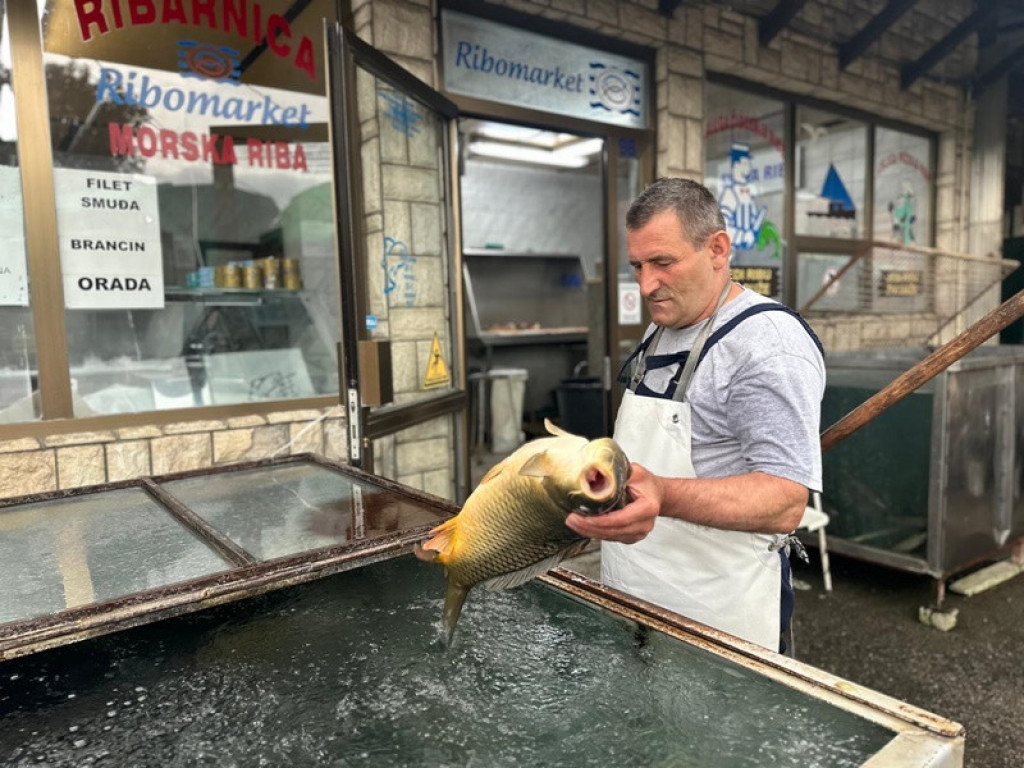 BOGATA PONUDA POSNE HRANE NA SRPSKIM PIJACAMA Oslić jeftiniji nego za Vaskršnji post, pastrmka 800 a šaran 750 dinara...