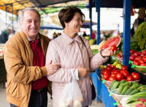 Neke konzumiramo svakodnevno: Voće i povrće sa najviše pesticida u 2024. godini